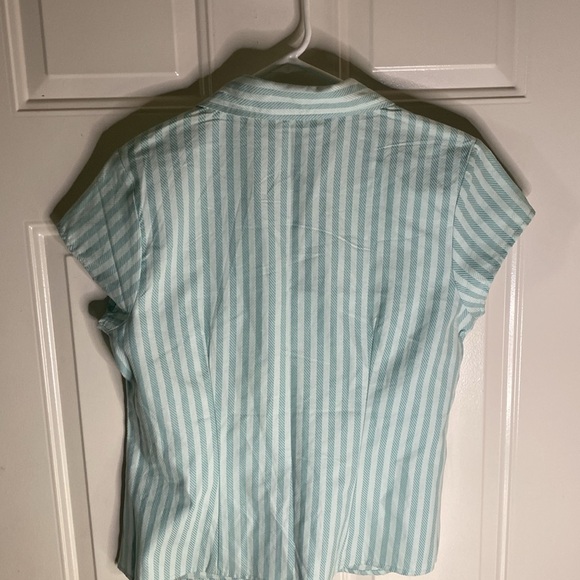 Millenium Striped Button Down SS EUC Pale Blue - Picture 3 of 6